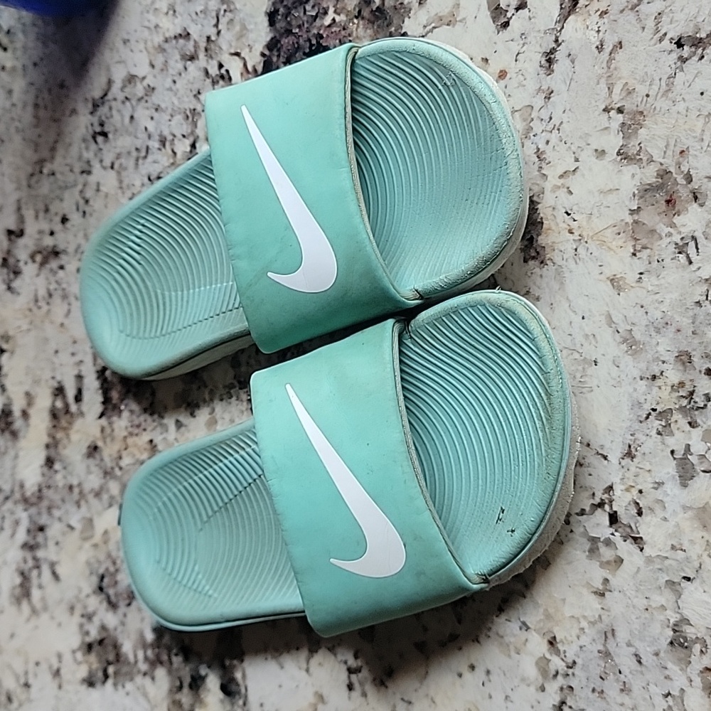Nike slides